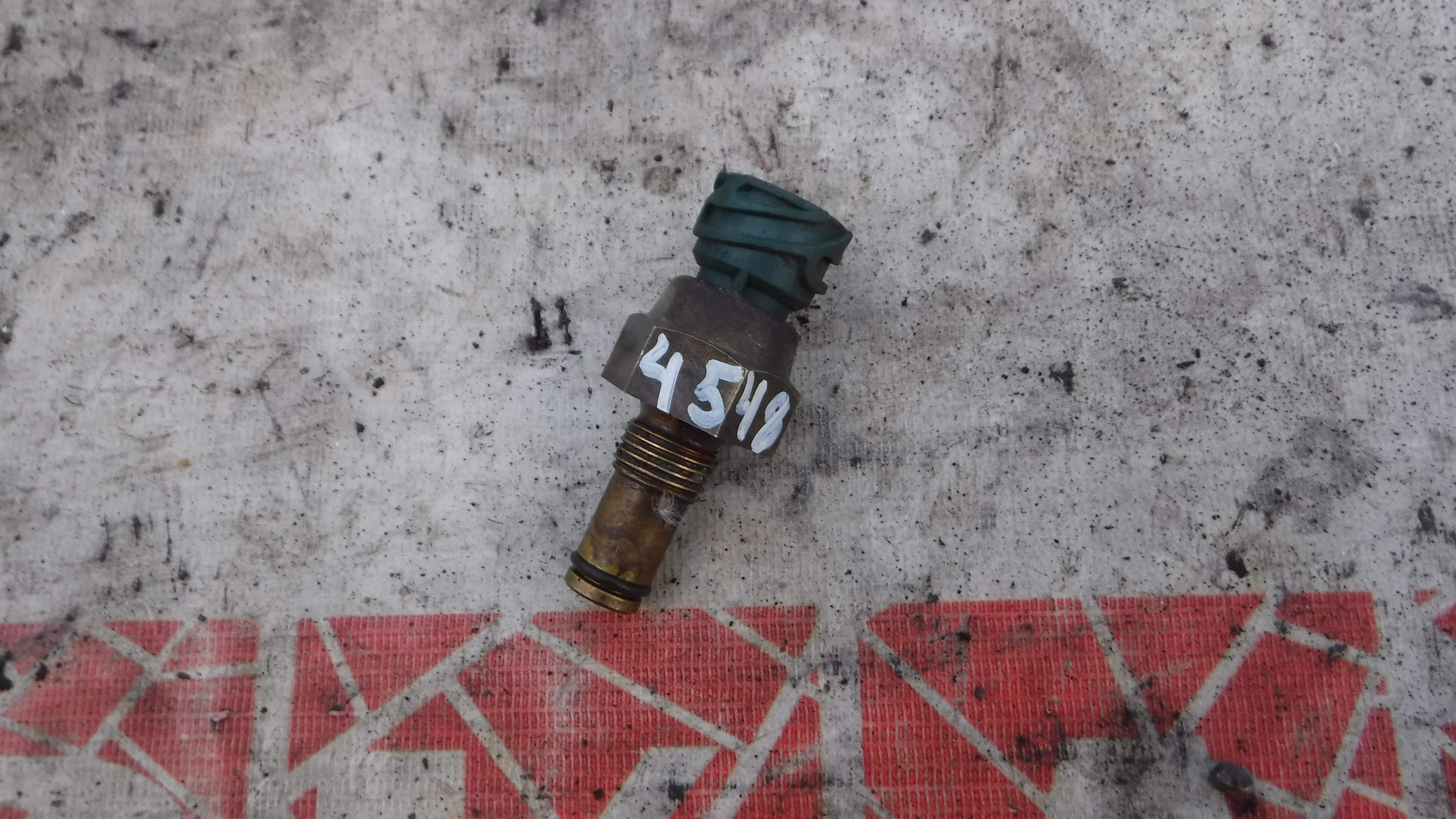 Датчик давления топлива Рено премиум Renault Premium DCI320 2005 0824341002 5901070130